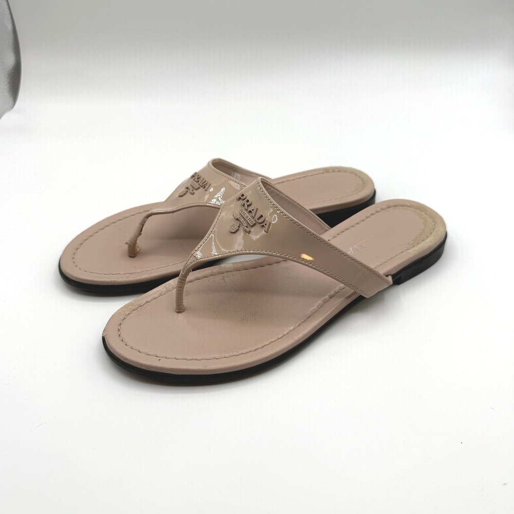 Prada Thong Sandals Women 38.5 Beige‎ Patent Leather Logo Flat Flip Flop Luxury